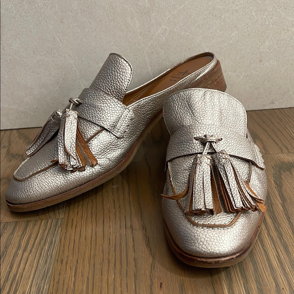 Aquatalia Silver Metallic Loafers Flats, Size 9